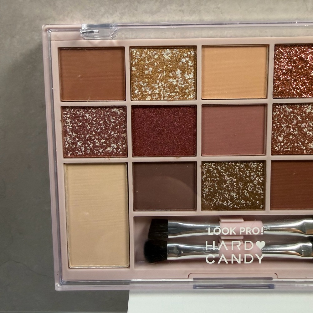 💙3/$20 Hard Candy Eyeshadow Palette with Rich Shades - Picture 2 of 6